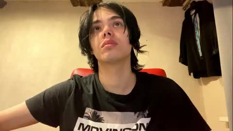 fakfame online show from April 22, 9:33 pm