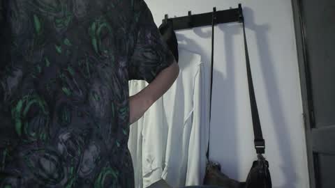 fall_dutt online show from February 12, 7:01 am