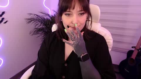 OF fallenag 1 online show from November 3, 10:33 pm