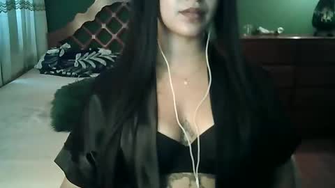 Love online show from April 2, 8:05 pm