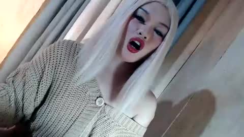 DANIELLA - DONT FORGET TO GIVE ME A THUMBSU UP online show from June 25, 12:51 am