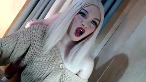 DANIELLA - DONT FORGET TO GIVE ME A THUMBSU UP online show from June 20, 5:30 pm