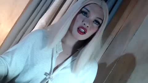DANIELLA - DONT FORGET TO GIVE ME A THUMBSU UP online show from July 4, 11:03 am