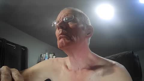 fantasyresort online show from April 2, 3:03 am