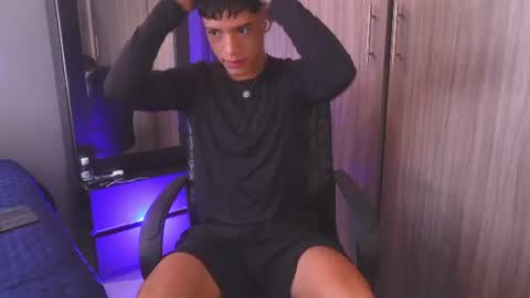 farid_jake_ online show from June 10, 4:06 pm