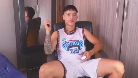 farid_jake_ online show from June 6, 4:13 pm