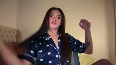 farrahmoanx online show from May 7, 12:45 pm