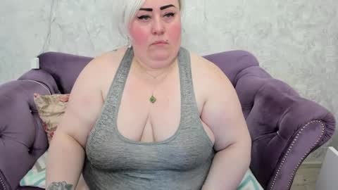 fashiona online show from February 15, 9:27 am