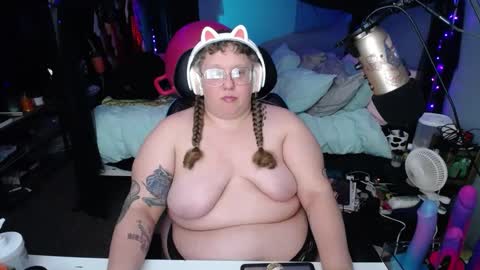 FatVeronica online show from February 26, 9:20 pm