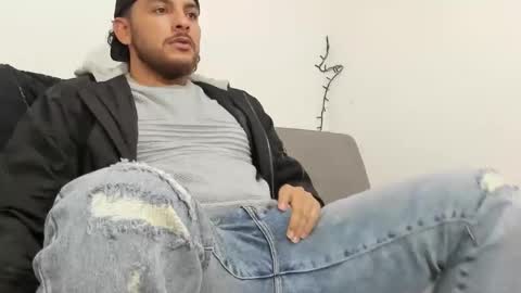 favid95 online show from February 13, 8:13 pm