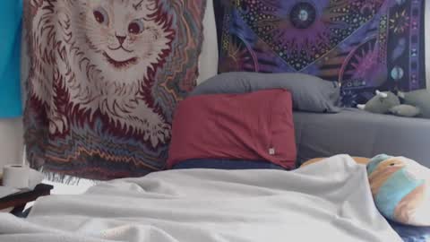 Mossfairy online show from September 27, 7:00 pm