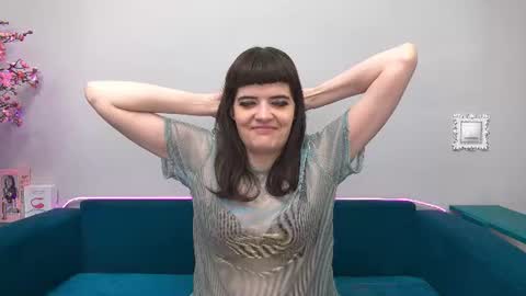 Laura online show from June 19, 1:11 am