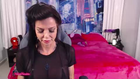 Felicia Hardon online show from July 14, 11:32 pm