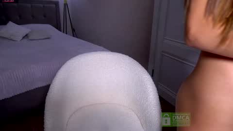 Hello im Nova online show from August 3, 1:40 am