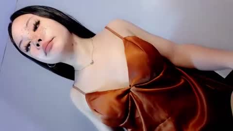 elle online show from July 16, 2:37 am