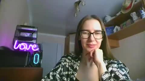 feraliss online show from February 16, 11:30 am