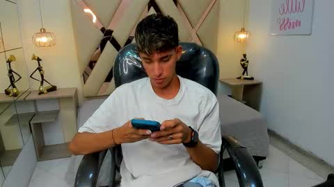 FER PHOENIX online show from February 2, 3:59 am