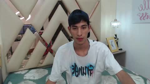 Snapshot of ferphoenix_ chatting on February 27, 10:01 am FER PHOENIX online show from February 27, 10:01 am