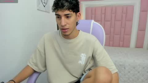 FER PHOENIX online show from April 21, 3:24 am