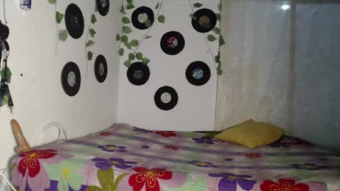 scarlet shelby online show from December 20, 2:30 am