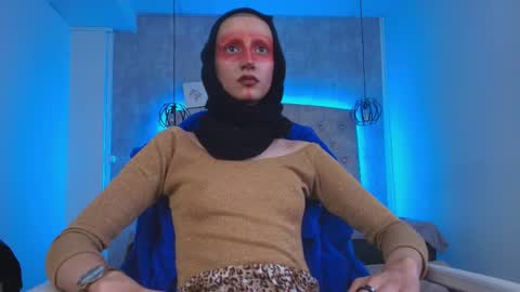   online show from October 6, 6:04 pm