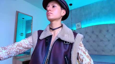   online show from October 21, 11:48 am