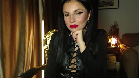 Snapshot of fiercehuntress chatting on October 13, 11:29 pm Goddess Katerina online show from October 13, 11:29 pm