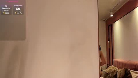 fiorella_paris online show from February 3, 8:02 am