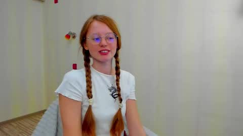 fire_luna online show from October 1, 6:34 am