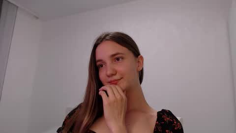 fireflies_fly_ online show from September 13, 6:54 pm