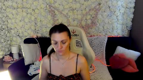 firefoxxxxy online show from April 12, 8:29 am