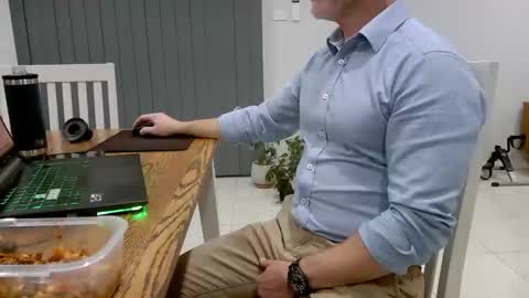 fit_worker online show from May 28, 8:12 am