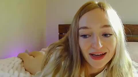 flowergirl online show from January 13, 9:55 pm