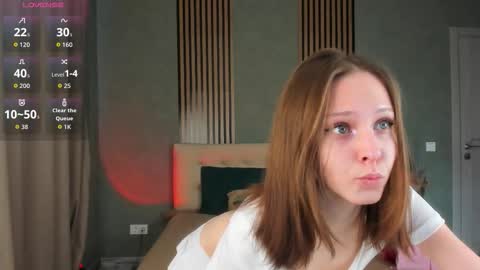 im Linda please give me thumbs up online show from February 4, 9:57 am