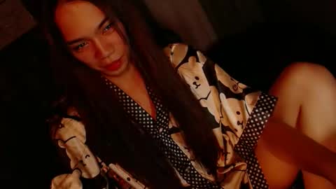 yassi online show from December 5, 9:30 am