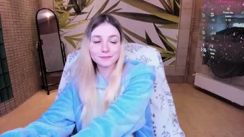 FlexiMona online show from May 17, 10:46 am
