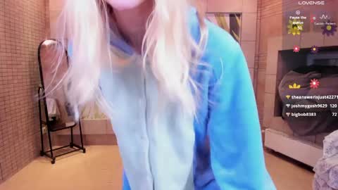 FlexiMona online show from April 18, 7:07 pm