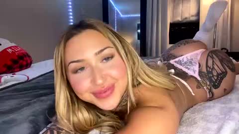 Roxy online show from December 14, 2:11 am