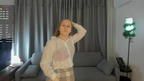 Doloras online show from February 3, 8:24 pm