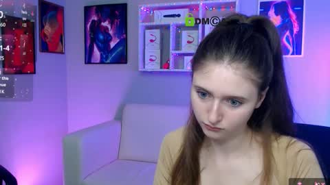 Snapshot of flora_ri chatting on September 29, 7:57 pm just ask me online show from September 29, 7:57 pm