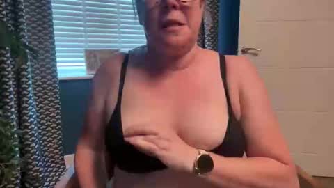 flossyishot online show from May 27, 7:33 pm