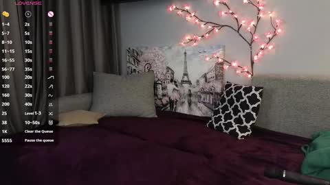 Helly online show from March 1, 7:18 pm