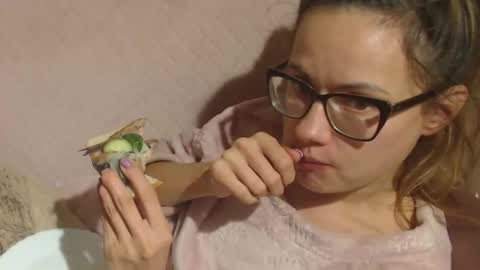 say meow and send tip  online show from October 30, 7:25 pm