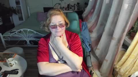 Flowerlower online show from April 8, 5:49 pm