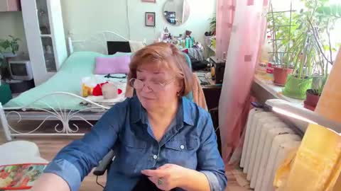 Flowerlower online show from February 18, 9:42 am