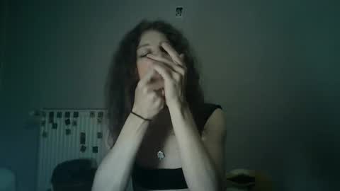 Snapshot of flowpinou chatting on September 17, 2:04 am Emmy online show from September 17, 2:04 am