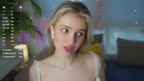 Adeline online show from January 26, 10:55 am