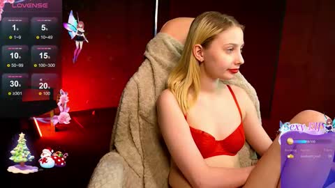 fluffy_cloude online show from January 10, 3:23 am