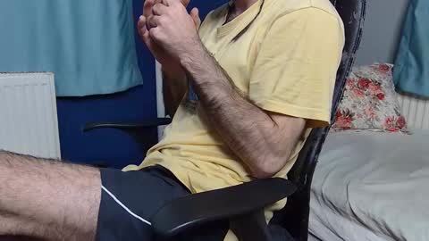 Fly online show from November 15, 8:32 pm