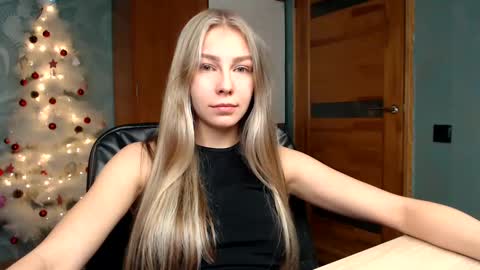 Snapshot of fofhcf chatting on December 26, 9:26 pm Molli Ready for any play with you. Hottest show in pvt Help a student earn big tokens online show from December 26, 9:26 pm